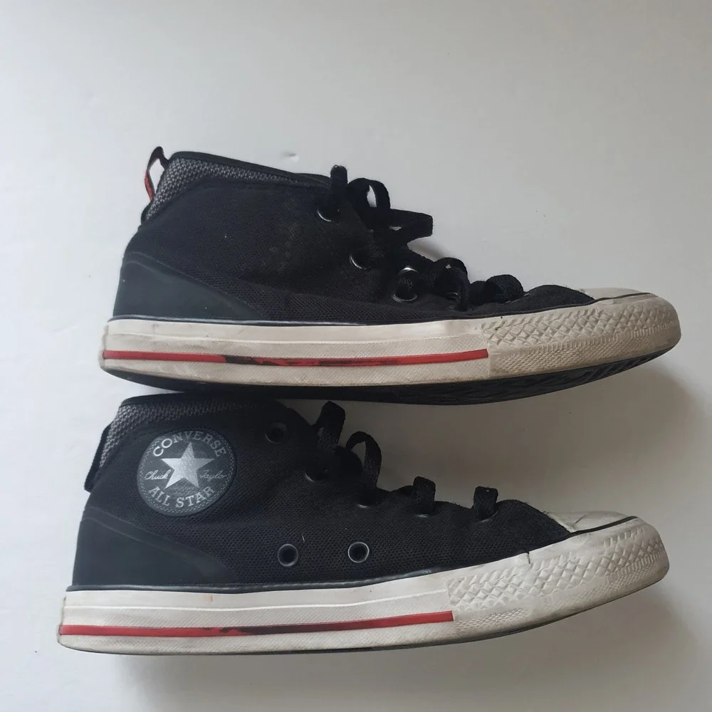 Converse Sz 2 Chuck Taylor All Star High Black Sneakers Kids Youth Unisex Shoes‎